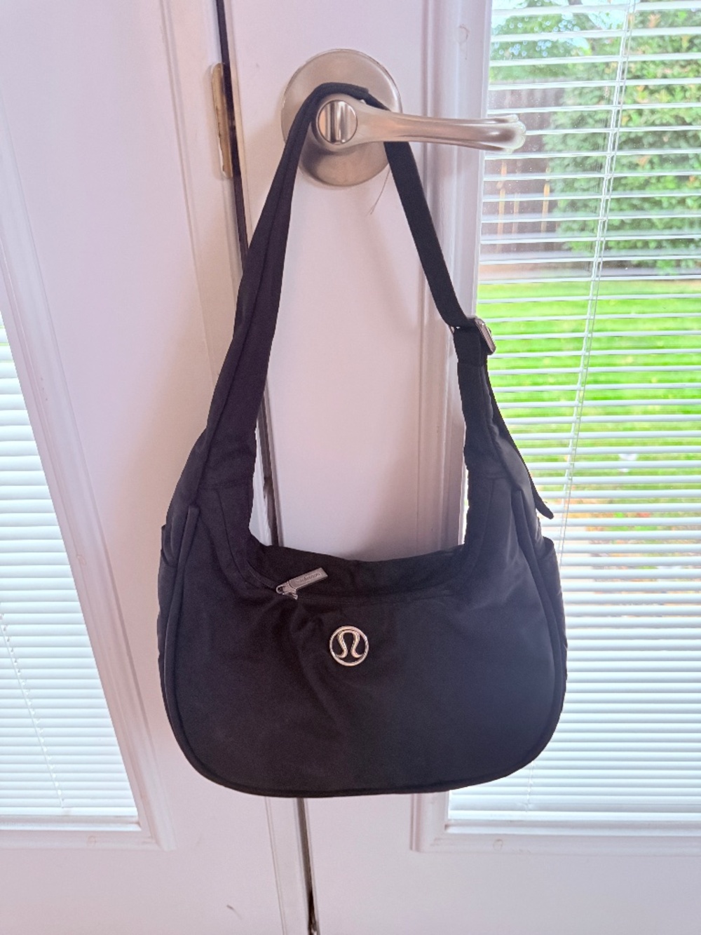 Lululemon City Essentials Mini Shoulder Bag 4L Black Excellent